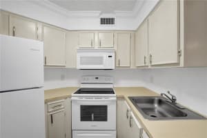 211  Lake Pointe Dr   208, Oakland Park, FL 33309 Sold 01/11/23