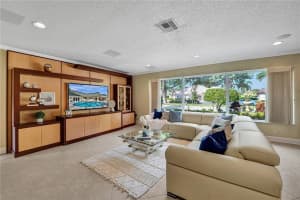 5520 Bayview Dr, Fort Lauderdale, FL 33308, Sold 01/27/23