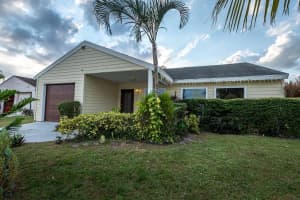 7810  Ridgewood Dr, Lake Worth Beach, FL 33467 Sold 03/01/23