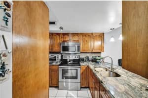 2815 NE 201st Ter   L111, Aventura, FL 33180 Sold 01/03/23