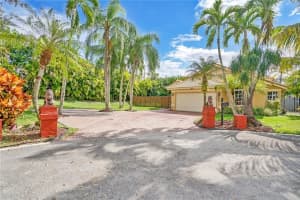6813 NW 28th Ct, Margate, FL 33063 Sold 02/13/23