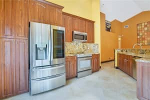 6813 NW 28th Ct, Margate, FL 33063 Sold 02/13/23