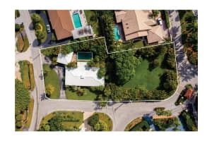 1626 E Lake Dr, Fort Lauderdale, FL 33316 Sold 04/26/23