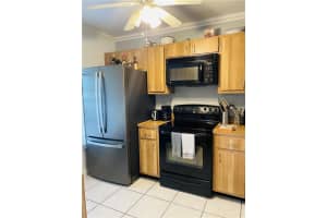 5590 Lakewood Cir S, Margate, FL 33063, Sold 04/19/23