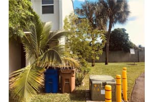 818  Crystal Lake Dr   818, Deerfield Beach, FL 33064 Sold 03/16/23