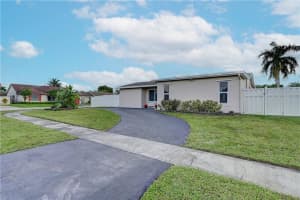 11650 NW 40th Pl, Sunrise, FL 33323 Sold 04/10/23