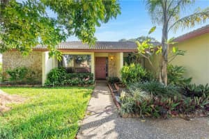 679 NW 100th Ln, Coral Springs, FL 33071 Sold 01/30/23