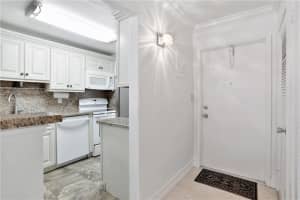 400 SE 10th St, Deerfield Beach, FL 33441, Sold 03/22/23