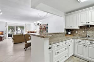 400 SE 10th St, Deerfield Beach, FL 33441, Sold 03/22/23
