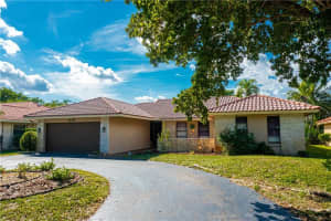 872 NW 108th Ln, Coral Springs, FL 33071 Sold 02/15/23