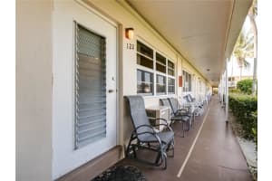 900  Atlantic Shores Blvd   122, Hallandale Beach, FL 33009 Sold 01/18/23