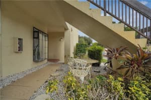 2043 SW 15th St   205, Deerfield Beach, FL 33442 Sold 02/16/23