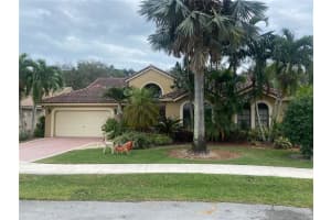 9864 S ABIACA Cir, Davie, FL 33328 Sold 04/10/23