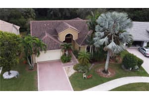 9864 S ABIACA Cir, Davie, FL 33328 Sold 04/10/23