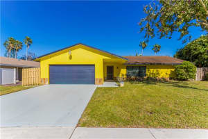 57  Sparrow Dr Royal Palm Beach, FL 33411 Sold 03/01/23