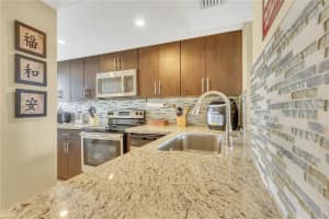 9210  Fontainebleau Blvd   511, Miami, FL 33172 Sold 02/17/23