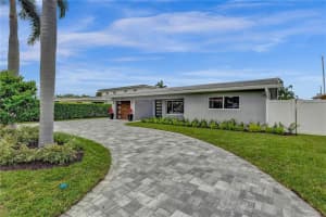 2703 Se 14th St Pompano Beach, FL 33062 Sold 05/25/23