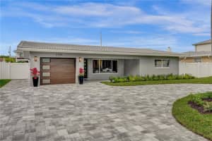 2703 Se 14th St Pompano Beach, FL 33062 Sold 05/25/23