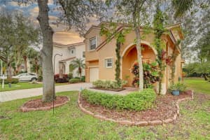 7538 Nw 17th Dr Pembroke Pines, FL 33024 Sold 06/28/23