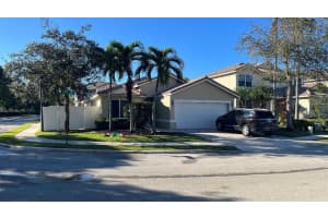 836 Sw 117th Ave Pembroke Pines, FL 33025 Sold 03/28/23