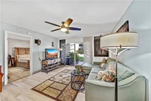 11371 Sw 3rd Street   11371 Pembroke Pines, FL 33025 Sold 02/27/23