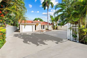 2425 E Las Olas Fort Lauderdale, FL 33301 Sold 04/14/23