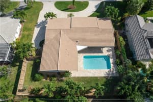 4431 Ne 29th Av Lighthouse Point, FL 33064 Sold 05/16/23