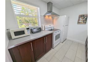 2400 Ne 1st Ln   208 Boynton Beach, FL 33435 Sold 04/07/23