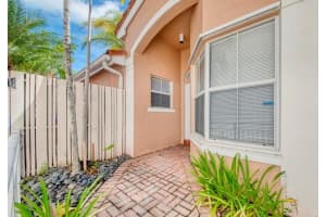 1101  Scarlet Oak St Hollywood, FL 33019 Sold 03/09/23