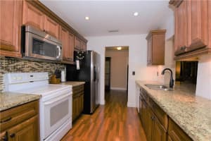 8012 Nw 101st Ave Tamarac, FL 33321 Sold 03/30/23