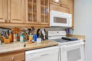 3105  Oakland Shores Dr   J-202 Oakland Park, FL 33309 Sold 05/03/23
