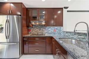 3072 S Oakland Forest Dr   401 Oakland Park, FL 33309 Sold 03/01/23
