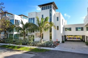 246  Garden Ct   246 Lauderdale By The Sea, FL 33308 Sold 04/26/23