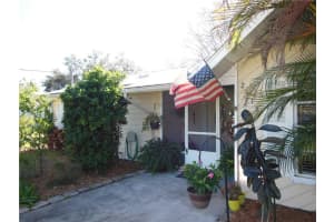 2418  Se 27th Street Okeechobee, FL 34974 Sold 04/10/23