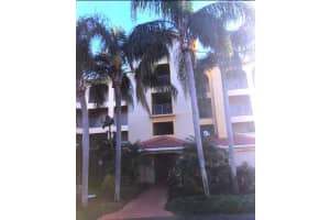 100  Uno Lago Dr   402 Juno Beach, FL 33408 Sold 03/03/23