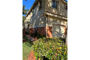 3891 Tree Top Dr, Weston, FL 33332, Sold 03/15/23