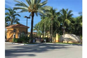 9625 Nw 1st Ct   303 Pembroke Pines, FL 33024 Sold 02/16/23