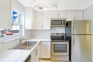 809 W Oakland Park Blvd   J7 Oakland Park, FL 33311 Sold 02/28/23