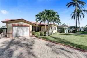 2481 Se 15th St Pompano Beach, FL 33062 Sold 06/02/23