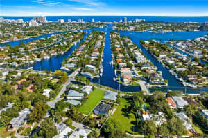 1334 Ponce De Leon Dr Fort Lauderdale, FL 33316 Sold 06/21/23