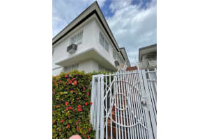 717  Espanola Way   110 Miami Beach, FL 33139 Sold 03/10/23