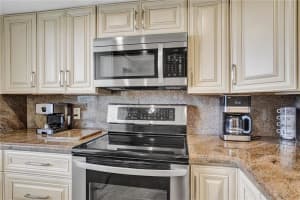 101 Se 3rd Av   506 Dania Beach, FL 33004 Sold 03/31/23