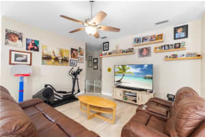 204  Hampton Pl Jupiter, FL 33458 Sold 03/24/23