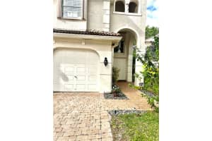 121 Nw 117th Ter Plantation, FL 33325 Sold 03/24/23