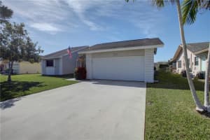9202 NW 48th St, Sunrise, FL 33351, Sold 02/10/23
