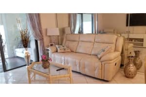 4270 NW 40th St 213, Lauderdale Lakes, FL 33319 Sold 10/26/23
