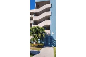 1101  Colony Point Circle   214 Pembroke Pines, FL 33026 Sold 02/28/23