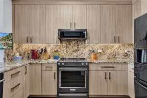 2631 Ne 14th Ave   401 Wilton Manors, FL 33334 Sold 04/13/23