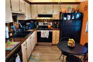 325 SE 11th Ter   301, Dania Beach, FL 33004 Sold 10/20/23