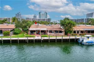 2639 S Parkview Dr Hallandale Beach, FL 33009 Sold 06/12/23
